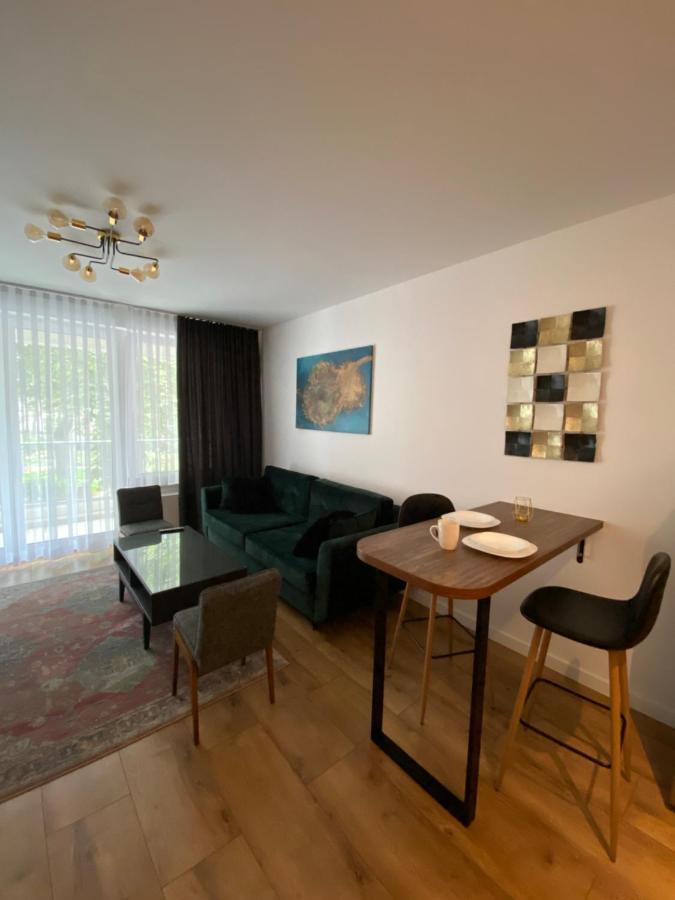 Green Sofa Apartment Vratislav Exteriér fotografie